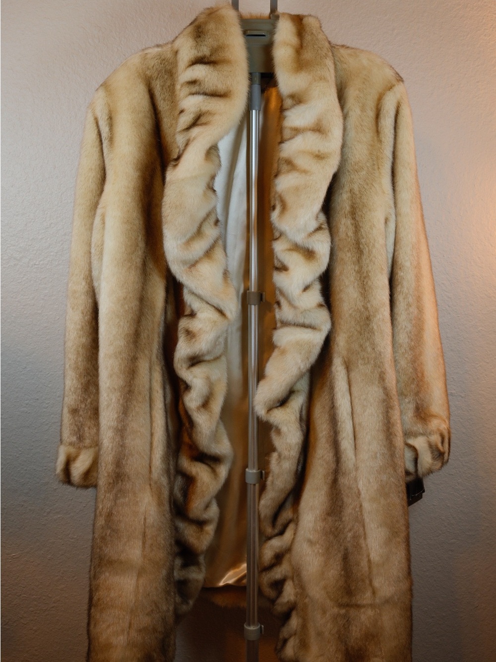 Pamela McCoy Plush Beige Faux Fur Ruffled Trench Coat Summer Mink